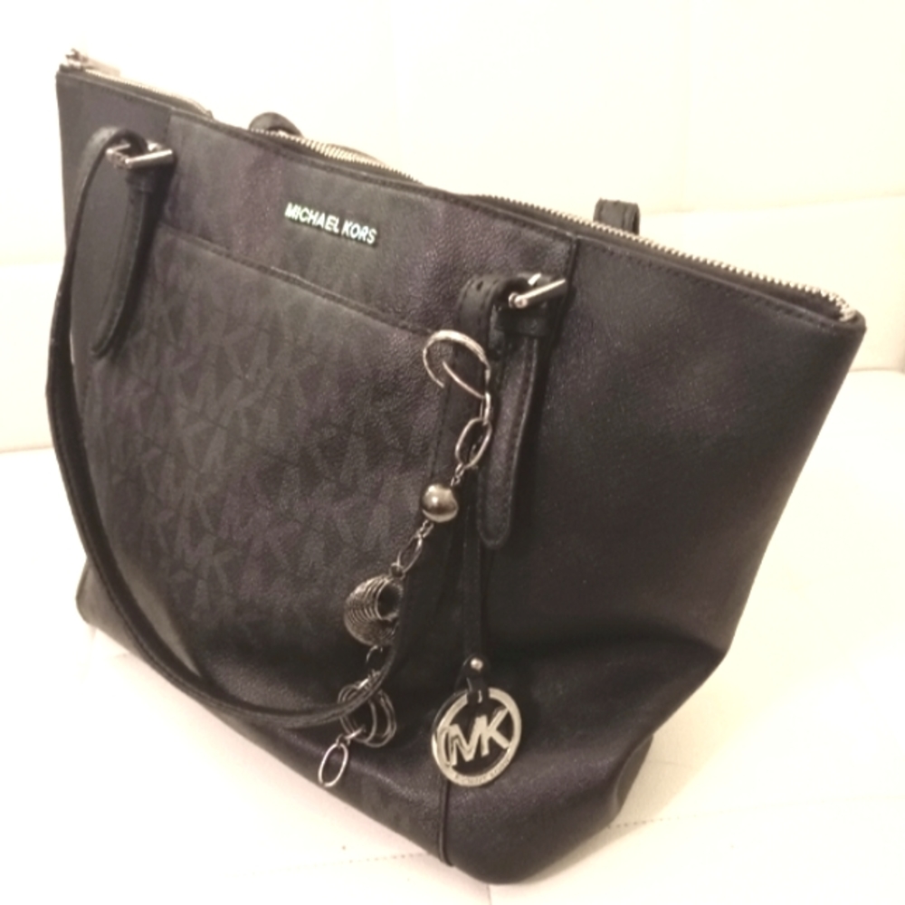 AUTHENTIC Michael Kors Charlotte Logo Bag